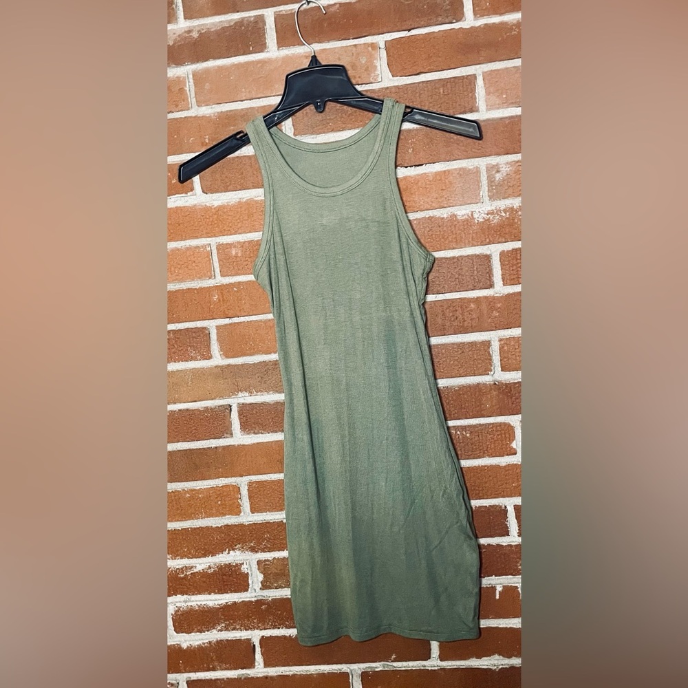 Green Sleeveless Dress